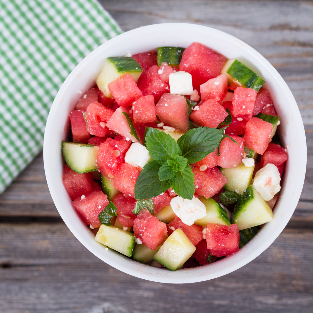 Frischer Melonen-Gurken-Minz-Salat